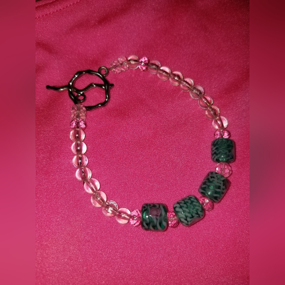 Beautiful Beaded Bracelet Green Accent Beads T Bar Toggle Clasp